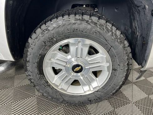 Used 2010 Chevrolet Silverado 1500 LT w/ Power Pack Plus AWD/4WD image 6