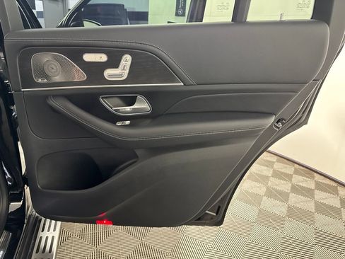 Certified 2025 Mercedes-Benz GLS 580 4MATIC w/ Acoustic Comfort Package image 25