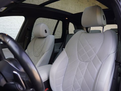 Used 2023 BMW X5 sDrive40i w/ M Sport Package RWD image 14