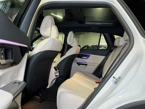 Certified 2025 Mercedes-Benz GLC 300 4MATIC image 19