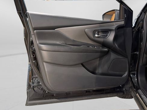 Used 2024 Nissan Murano SV AWD/4WD image 16