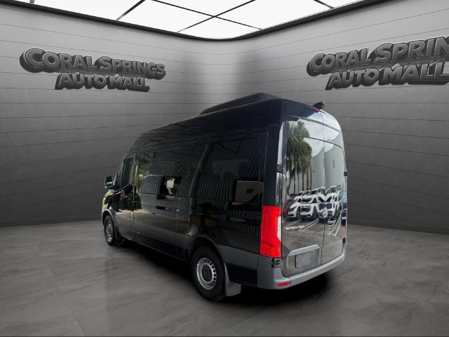 Used 2024 Mercedes-Benz Sprinter 2500 image 4