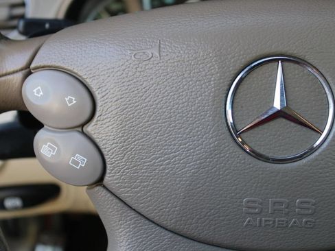 Used 2007 Mercedes-Benz SL 550 image 35