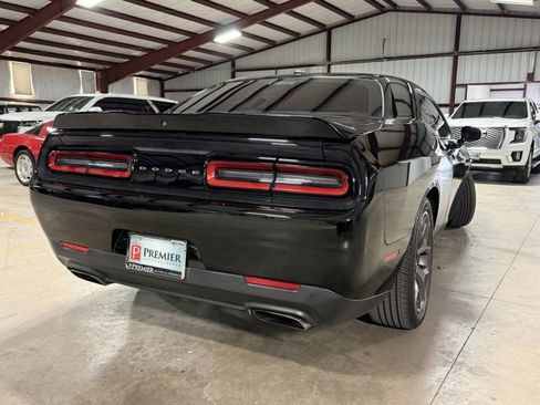 Used 2019 Dodge Challenger R/T image 6
