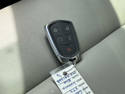 Used 2021 Cadillac XT4 Luxury w/ Cold Weather Package image 36