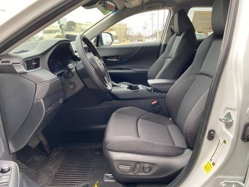 Certified 2024 Toyota Venza LE image 15
