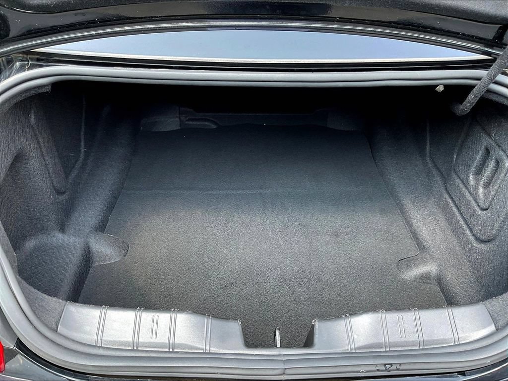 Used 2022 Chevrolet Camaro LT RWD image 34