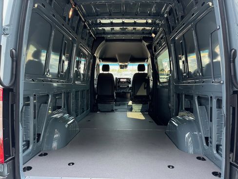 Used 2024 Mercedes-Benz Sprinter 144 Cargo image 26