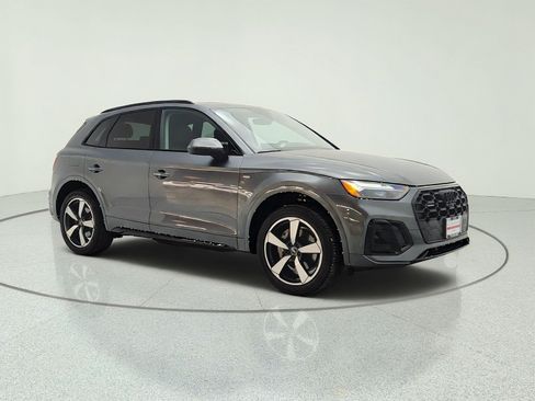 Used 2023 Audi Q5 2.0T Premium Plus w/ Premium Plus Package AWD/4WD image 3