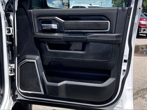 Used 2022 RAM 2500 Laramie w/ Night Edition AWD/4WD image 29