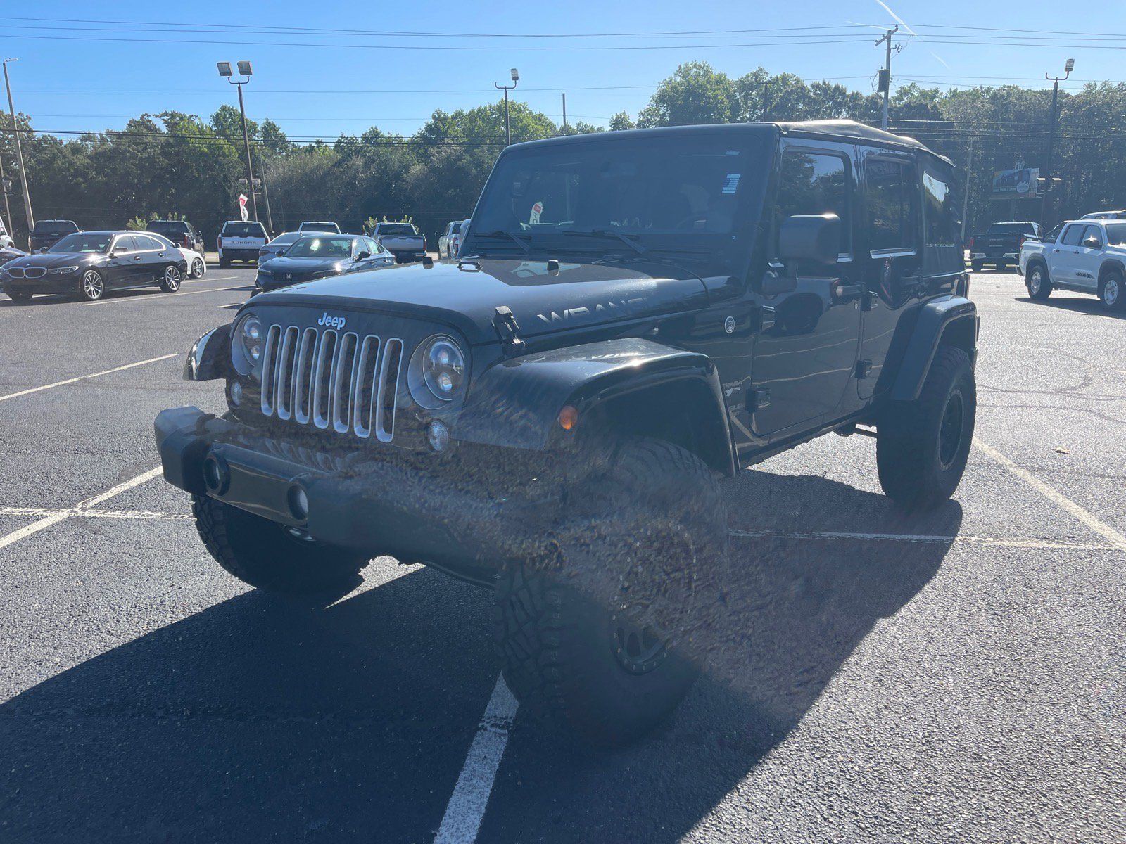 Used 2016 Jeep Wrangler Unlimited Sahara AWD/4WD image 3
