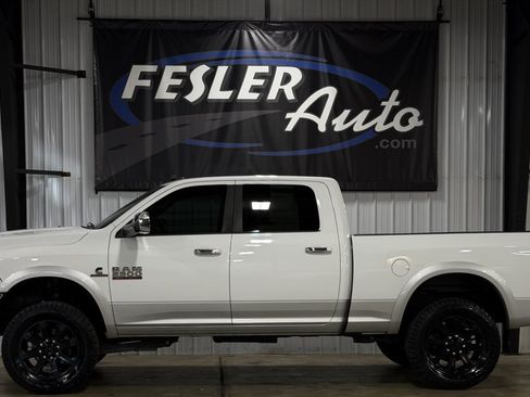 Used 2015 RAM 2500 Laramie AWD/4WD image 2