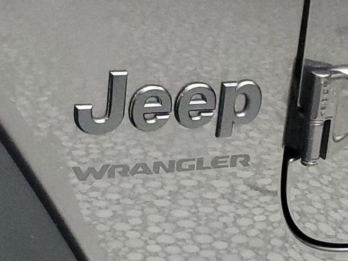 Used 2022 Jeep Wrangler Sport S image 8