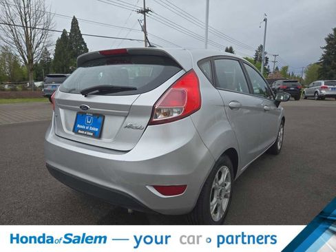 Used 2015 Ford Fiesta SE image 4