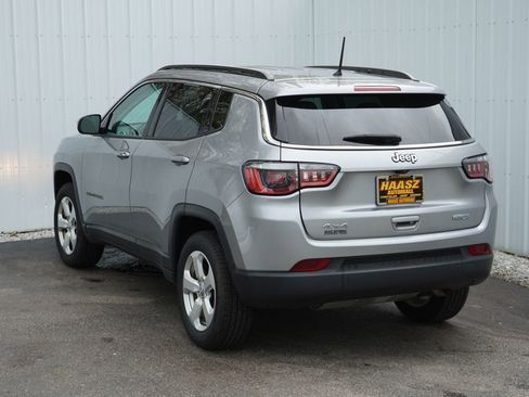 Used 2018 Jeep Compass Latitude w/ Cold Weather Group AWD/4WD image 4