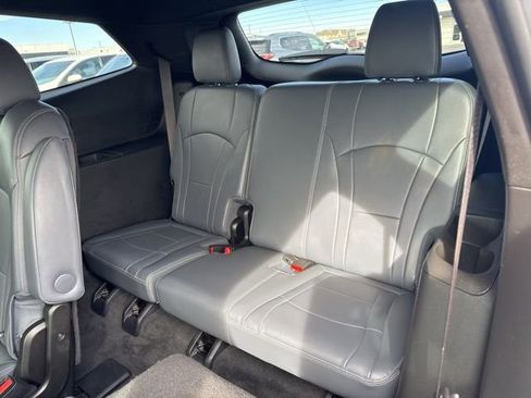 Used 2024 Buick Enclave Premium image 23