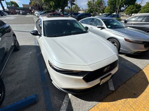Certified 2025 Honda Accord SE image 2