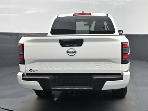 Used 2026 Nissan Frontier SV w/ SV Convenience Package RWD image 11