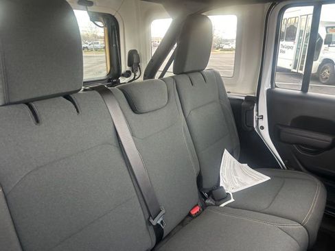 Used 2024 Jeep Wrangler Sport S image 19