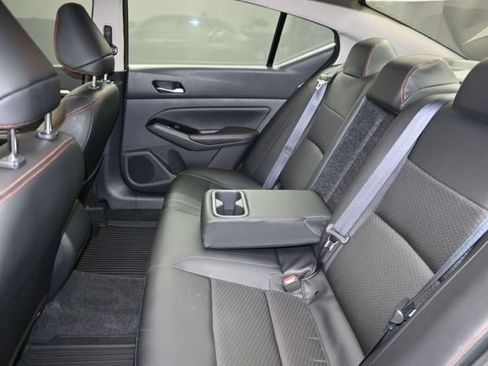 Used 2025 Nissan Altima 2.5 SV FWD image 7