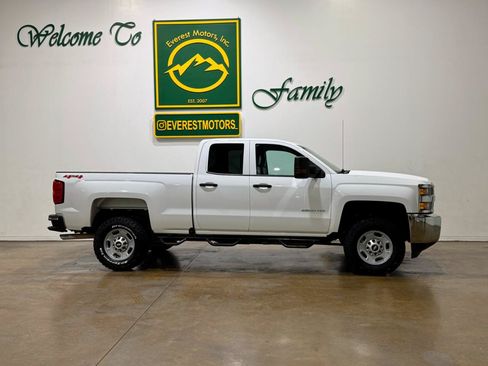 Used 2019 Chevrolet Silverado 2500 W/T AWD/4WD image 8