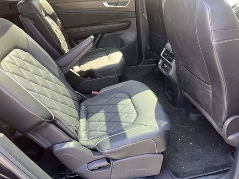 Used 2024 Volkswagen Atlas SEL Premium R-Line AWD/4WD image 21