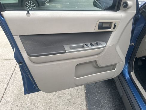 Used 2009 Ford Escape XLT image 16