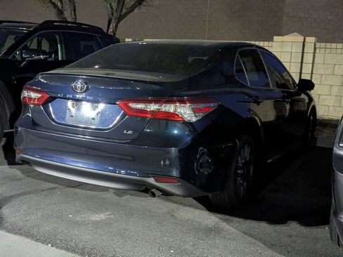 Used 2018 Toyota Camry LE FWD image 4