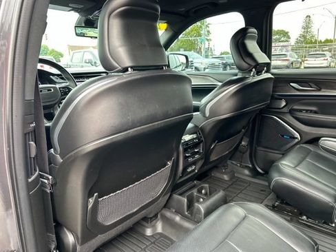 Used 2022 Jeep Grand Cherokee L Overland w/ Luxury Tech Group IV AWD/4WD image 20