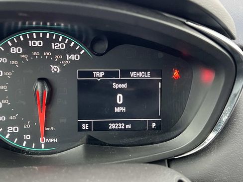 Used 2022 Chevrolet Trax LT w/ Redline Edition image 16