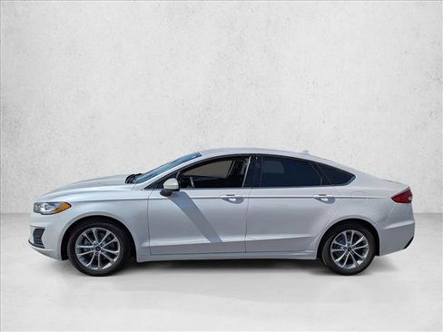 Used 2019 Ford Fusion SE FWD image 9