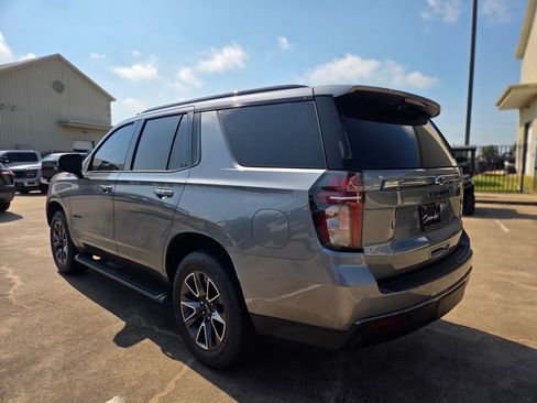 Used 2022 Chevrolet Tahoe Z71 w/ Luxury Package AWD/4WD image 7