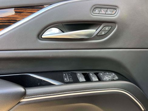 Used 2023 Cadillac Escalade ESV Premium Luxury w/ Performance Package image 10