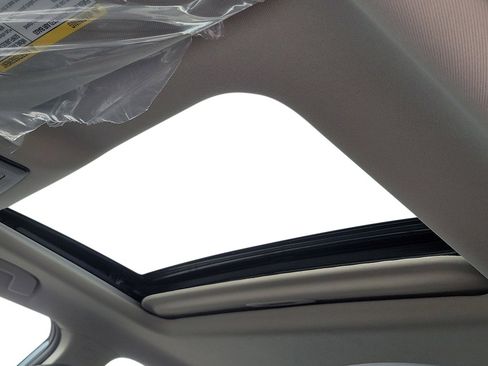 New 2025 Nissan Altima 2.5 SR image 18