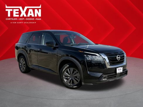 Used 2022 Nissan Pathfinder S image 1