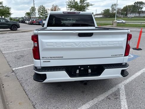 Used 2021 Chevrolet Silverado 1500 Custom image 24