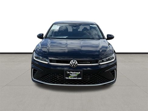New 2026 Volkswagen Jetta SE image 2
