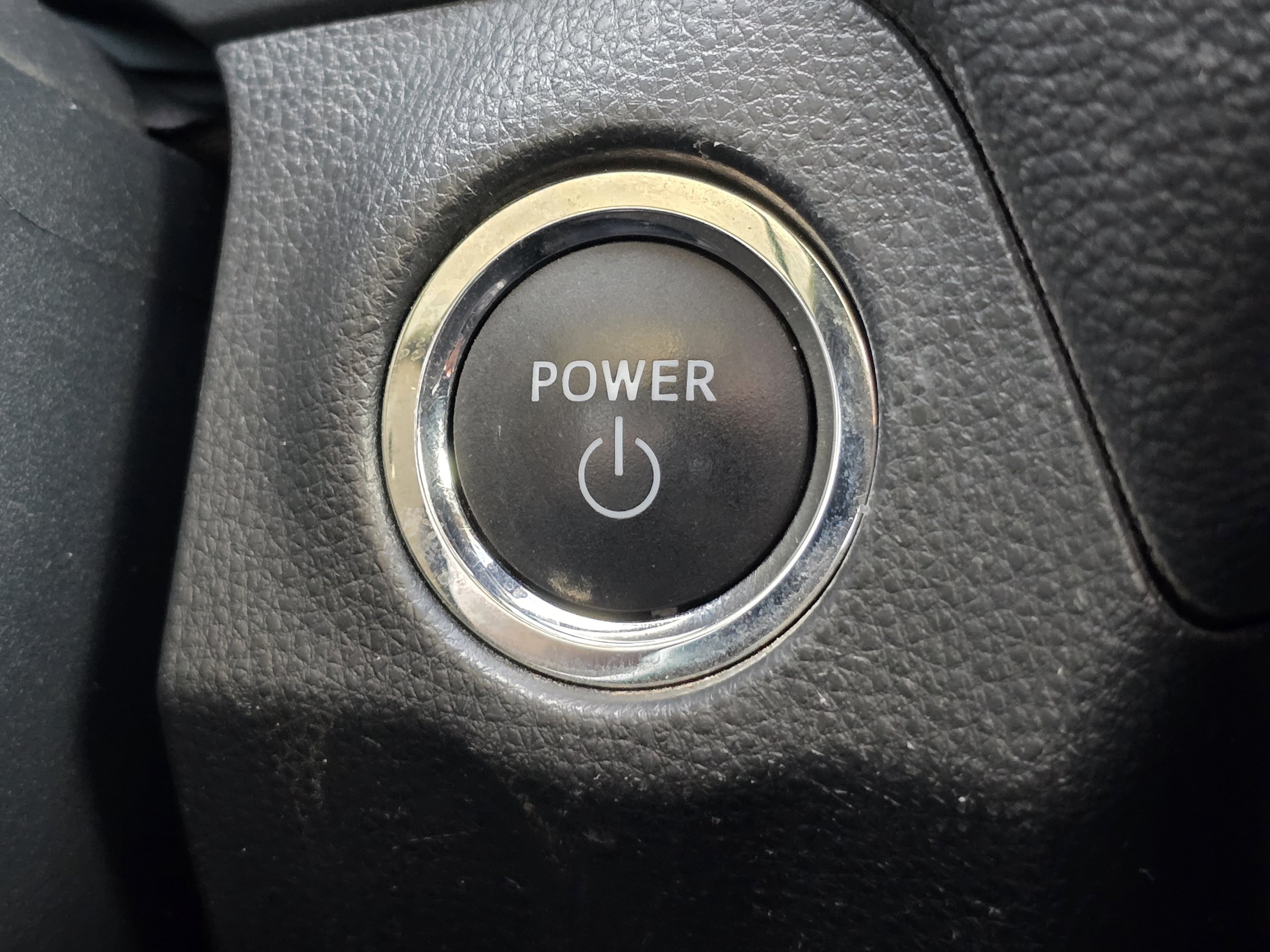 Used 2025 Toyota RAV4 XLE AWD/4WD image 12