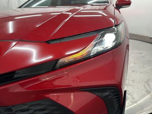 Used 2025 Toyota Camry SE image 30