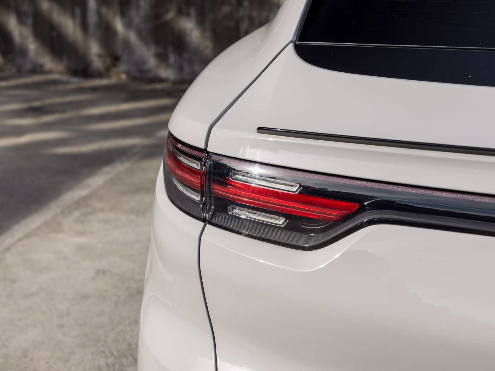 Certified 2022 Porsche Cayenne Platinum Edition AWD/4WD image 21