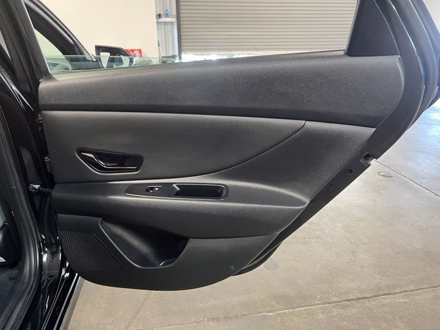 Used 2025 Hyundai Elantra Limited FWD image 16