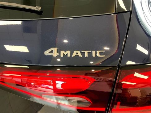 Used 2024 Mercedes-Benz GLC 300 4MATIC image 8