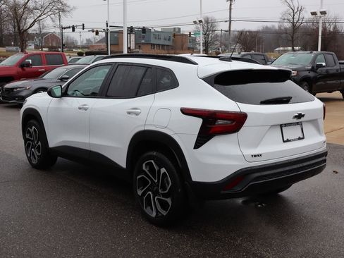 Used 2025 Chevrolet Trax RS w/ Sunroof Package image 31