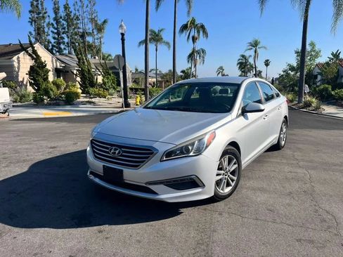 Used 2015 Hyundai Sonata SE FWD image 1