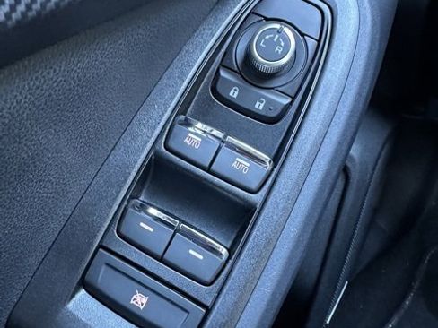 Used 2025 Subaru Crosstrek 2.5i Limited image 18