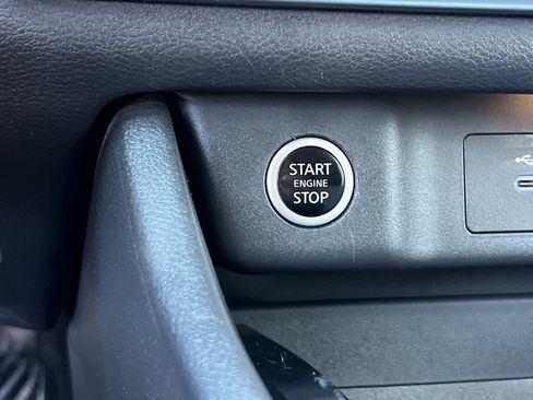 Used 2022 Nissan Rogue SV image 28