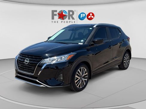 Used 2024 Nissan Kicks SV FWD image 1