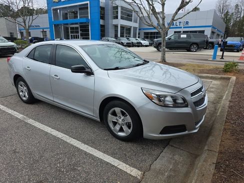 Used 2013 Chevrolet Malibu LS image 2
