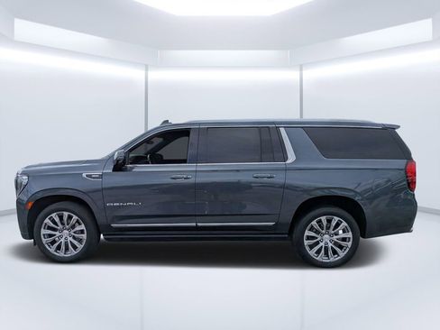 Used 2021 GMC Yukon XL Denali w/ Denali Premium Package image 6
