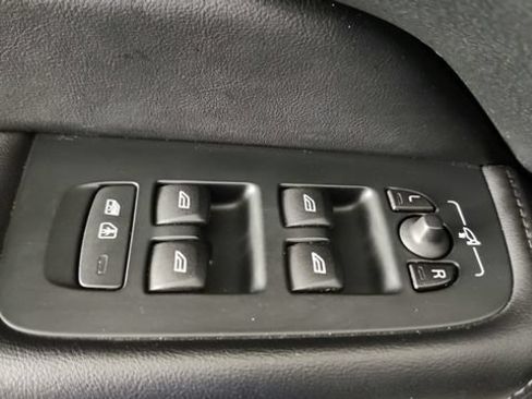 Certified 2023 Volvo XC60 B5 Plus w/ Protection Package Premier FWD image 10